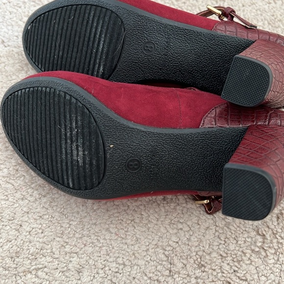 Heels - Picture 5 of 7